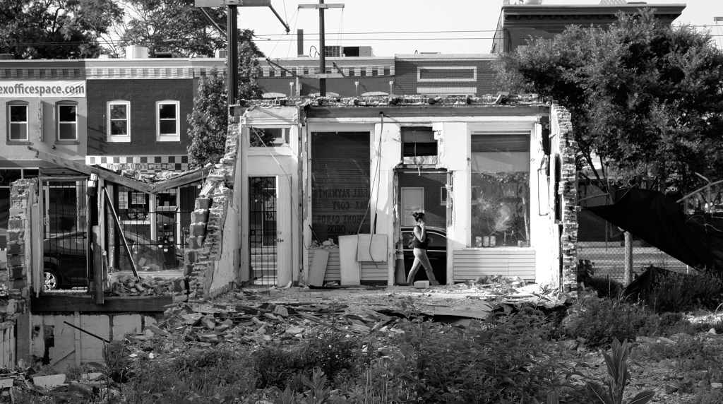 Passin Thru L1002907