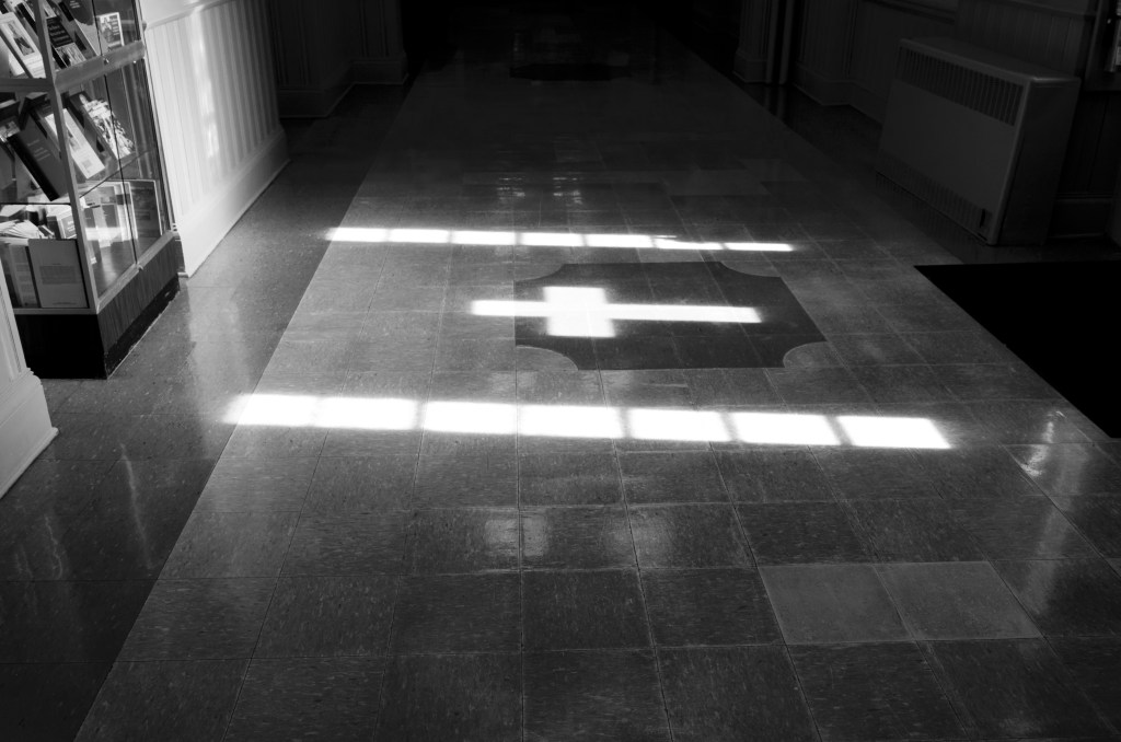 The Shadow of Christ L1003064-1